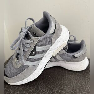 Adidas Adidas Retropy Grade School Shoes Light Gray and White Sneakers